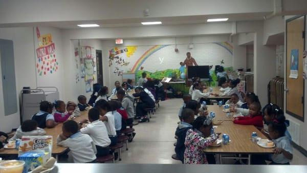 Kids eating breakfast