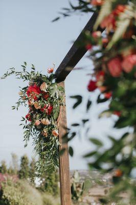 Beautiful arch arrangement