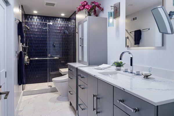 Check out the gorgeous 3d tiles and grey painted cabinets in this Rossmoor, Walnut Creek primary bathroom remodel!