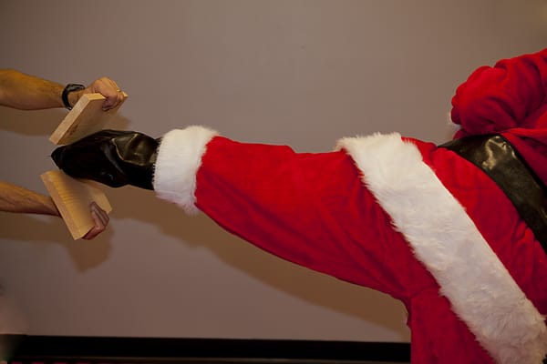 santa side kicking