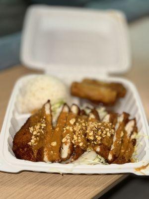 Crispy chicken with peanut sauce