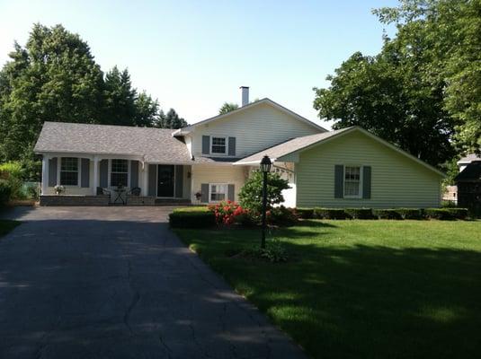 New replacement windows & vinyl siding on a house in Wheaton IL