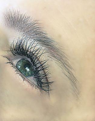 Beautiful natural set of Borboleta lash extensions. See how lash extensions and simplify your daily routine!