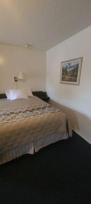 Room 117 - 1 queen/1 full, 2 bedroom suite