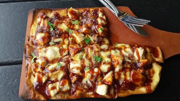 Bbq chicken flatbread