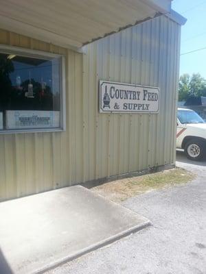 Country Feed & Supply