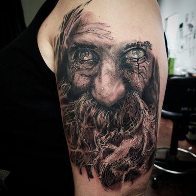 Black and grey Odin sleeve start