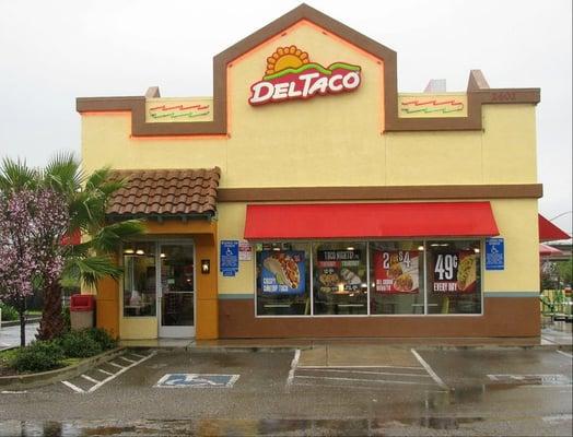 Del Taco exterior repaint. Redding, CA