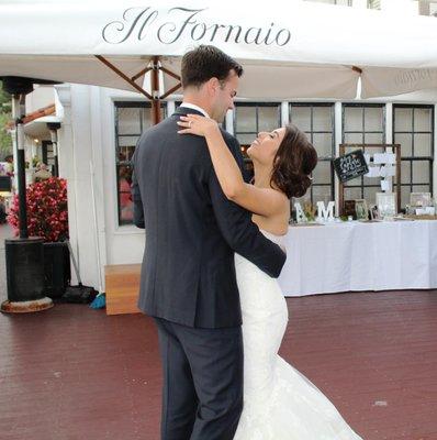 DJ Fresno with great couple on their first dance!