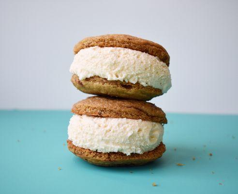 Chocolate Chunks Cookies & Vanilla Bean Ice Cream