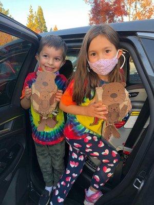 Kids with their adorable otter craft