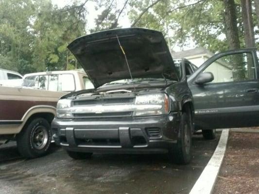 Mobile Mechanics Atlanta fixed this Chevy Trailblazer in a parking lot.