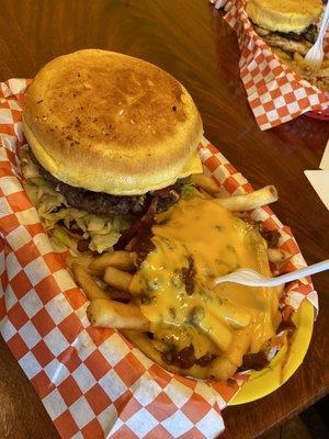 Sriracha Hippo Burger with Chilli Cheese Fries