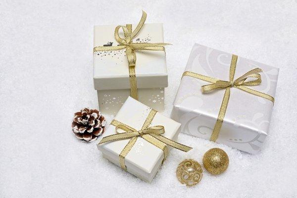 Gift Wrap Services- youvebeenwrapped.com