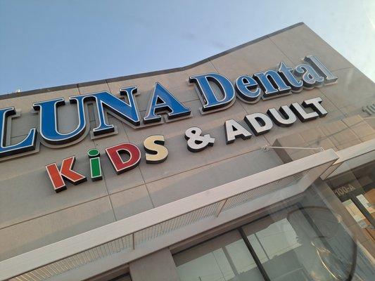 LUNA DENTIST BY AMERICAS