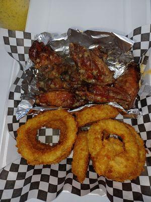 Garlic parmesean wings with onion rings