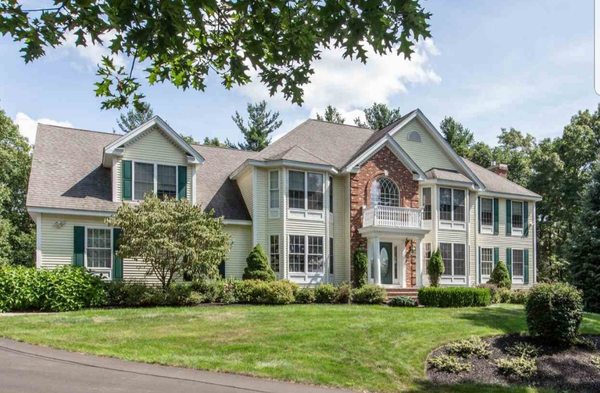 Wonderful home in Hudson NH