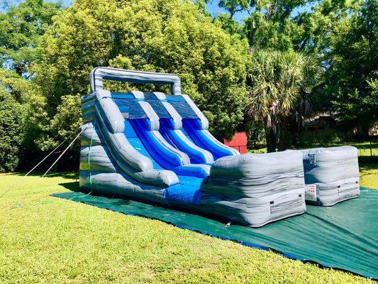 Roaring Thunder water slide rental