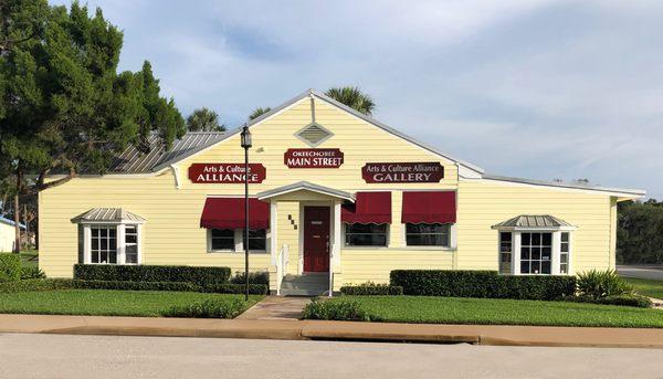 Main Street office and a beautiful art gallery as well as a gift shop.