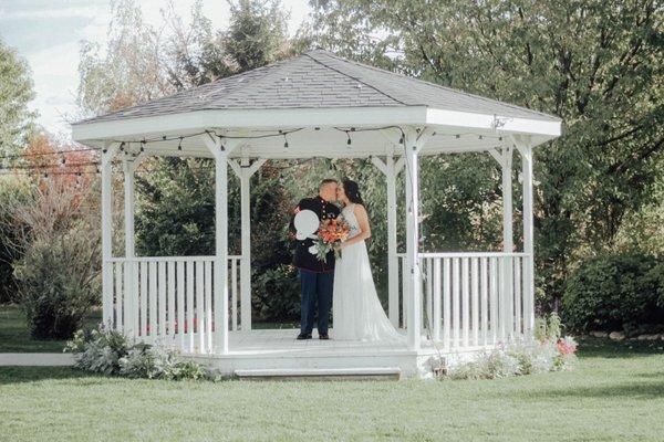 Gazebo wedding October 2022