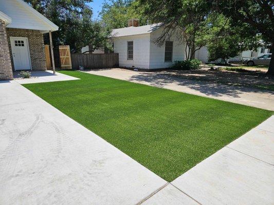 Artificial turf installation in front lawn, Lubbock, TX!