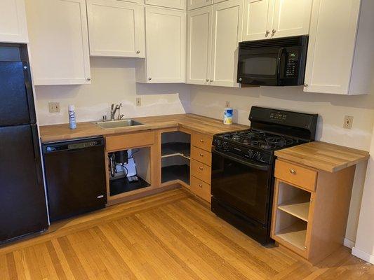 Wooden countertop install!!