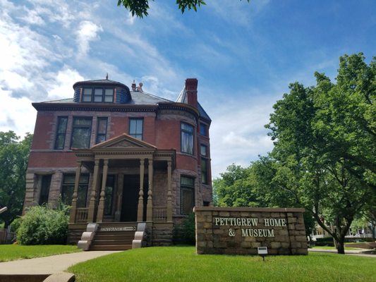 Gorgeous day in the historic district of Sioux Falls at the Pettigrew House and Museum.