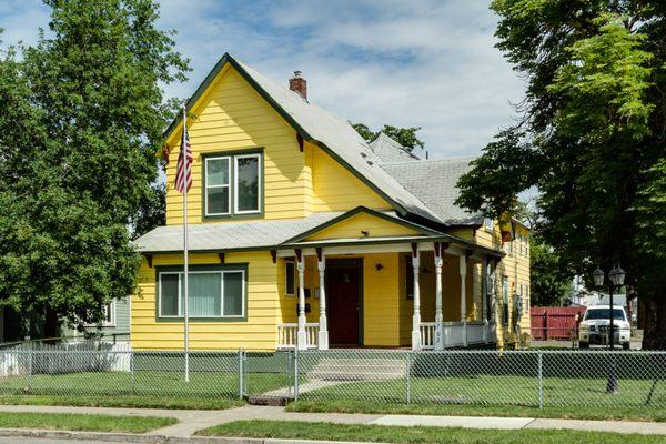 Great converted and remodeled Victorian-age property near Spokane Sportsplex and Downtown