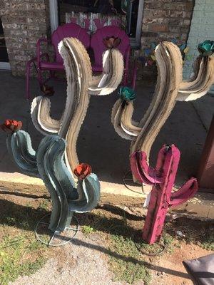 Metal cacti