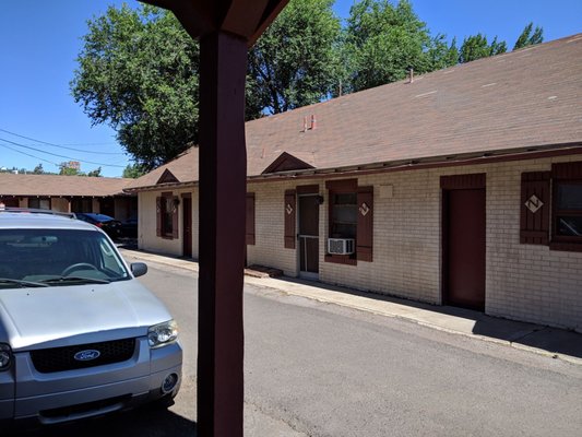 Grand Canyon International hostel- Building across from the front door