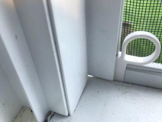 Gap in window