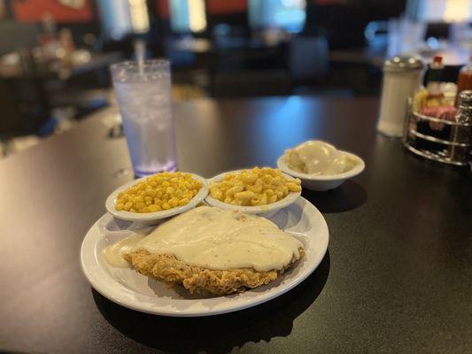 Chicken, fried steak, mashed potatoes, buttered, corn, mac & cheese. All top notch, and some of the best I've ever had all across-the-board.