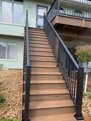 Composite Deck with Aluminum Railings