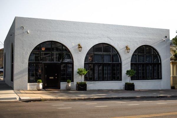 Exterior of Juárez and Juárez office location