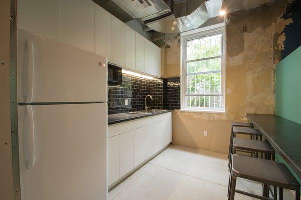 Kitchen with complimentary coffee and tea