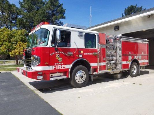 Engine 20 in front of quarters