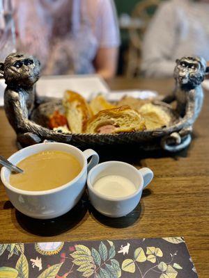 The bread sampler was served in this cute monkey dish.