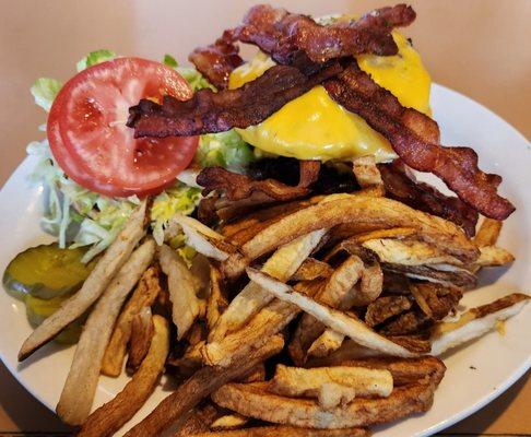 Great Dane Burger = 2x burger, bacon, cheese (w/fries  vs potato salad ordered, 4/13/23)