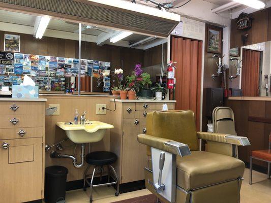 Pelton Center Barber Shop