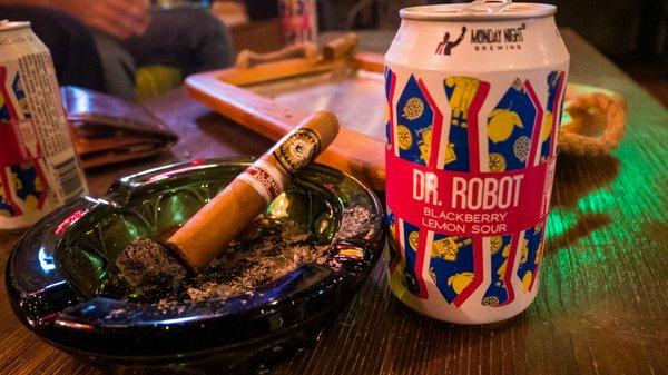 Perdomo Small Batch 2005 and Dr. Robot Blackberry Lemon Sour