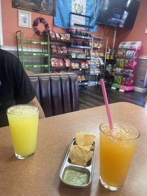 Agua de melón y de piña