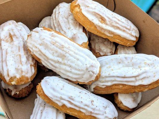 Eggnog Eclairs | @telephonesmoothie