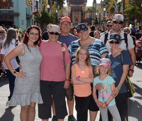 A beautiful Thanksgiving with the Glick family in Hollywood Studios.