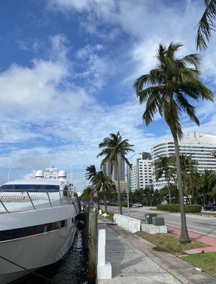 Elegant Yachting