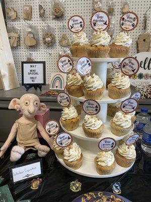 Butterbeer cupcakes for a Harry Potter birthday :)