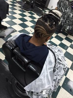 Woman's designs cut #jsbarbershop #ericthebarber