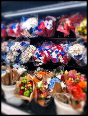 Beautiful patriotic flower bouquets.