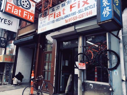 Nookhub + Flat Fix - Park your bike here!