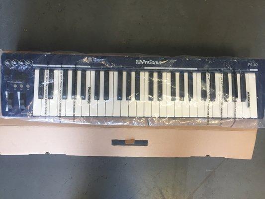 brand new never used Presonus ps49 2.0 MIDI Keyborad