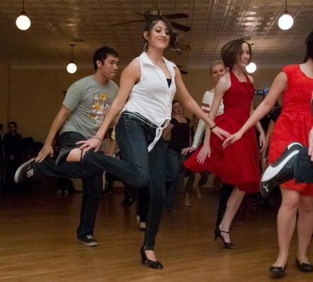 Schedule a lesson for line dances to country or popular music